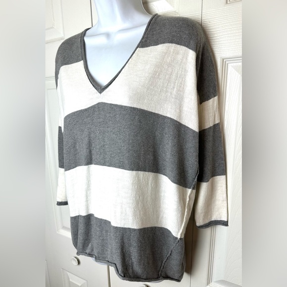 J.Crew WALLACE Winter Break Sweater Gray White Striped VNeck Knit Pullover Wool - Picture 3 of 8